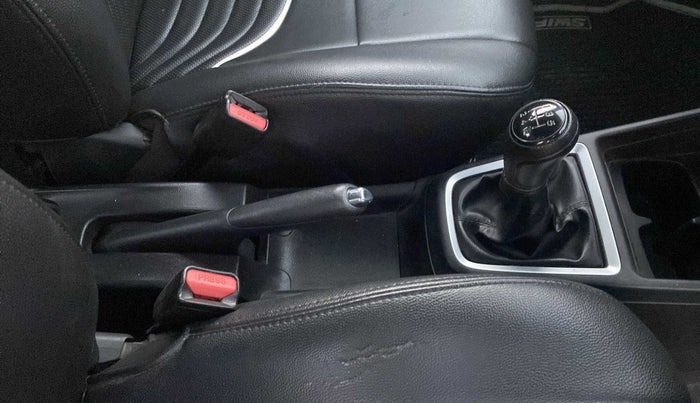 2018 Maruti Swift VDI, Diesel, Manual, 98,433 km, Gear Lever