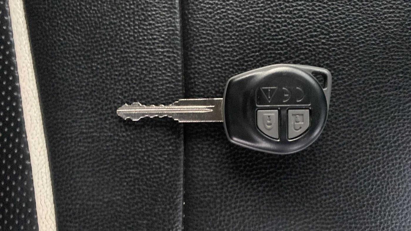 2018 Maruti Swift VDI, Diesel, Manual, 98,433 km, Key Close Up