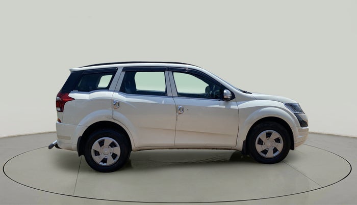 2021 Mahindra XUV500 W5, Diesel, Manual, 31,635 km, Right Side View