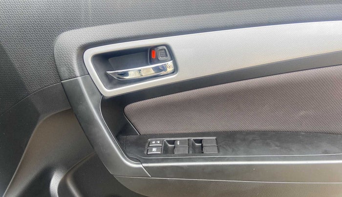 2022 Toyota URBAN CRUISER PREMIUM GRADE AT, Petrol, Automatic, 9,541 km, Driver Side Door Panels Control