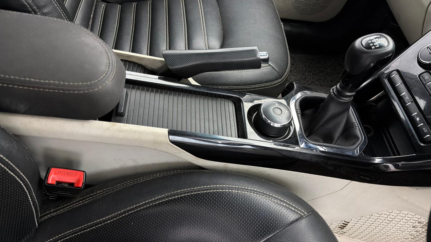 2021 Tata NEXON XZ PLUS PETROL KAZIRANGA, Petrol, Manual, 72,075 km, Gear Lever