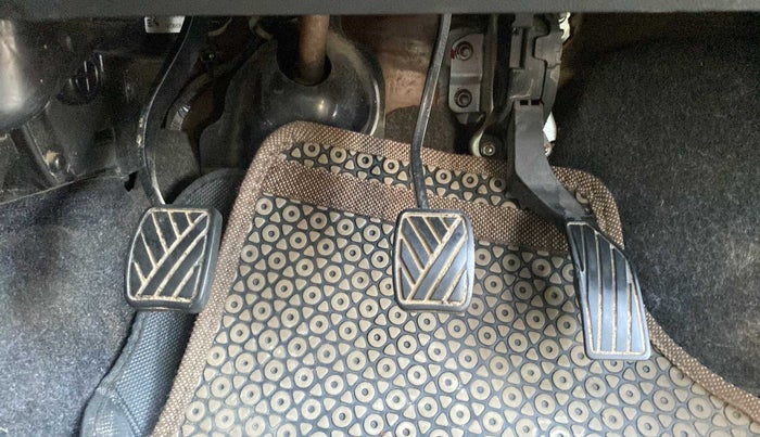 2015 Maruti Ritz VDI, Diesel, Manual, 92,891 km, Pedals