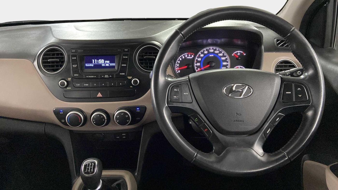 2016 Hyundai Grand i10 ASTA (O) 1.2 KAPPA VTVT, Petrol, Manual, 16,503 km, Steering Wheel Close Up