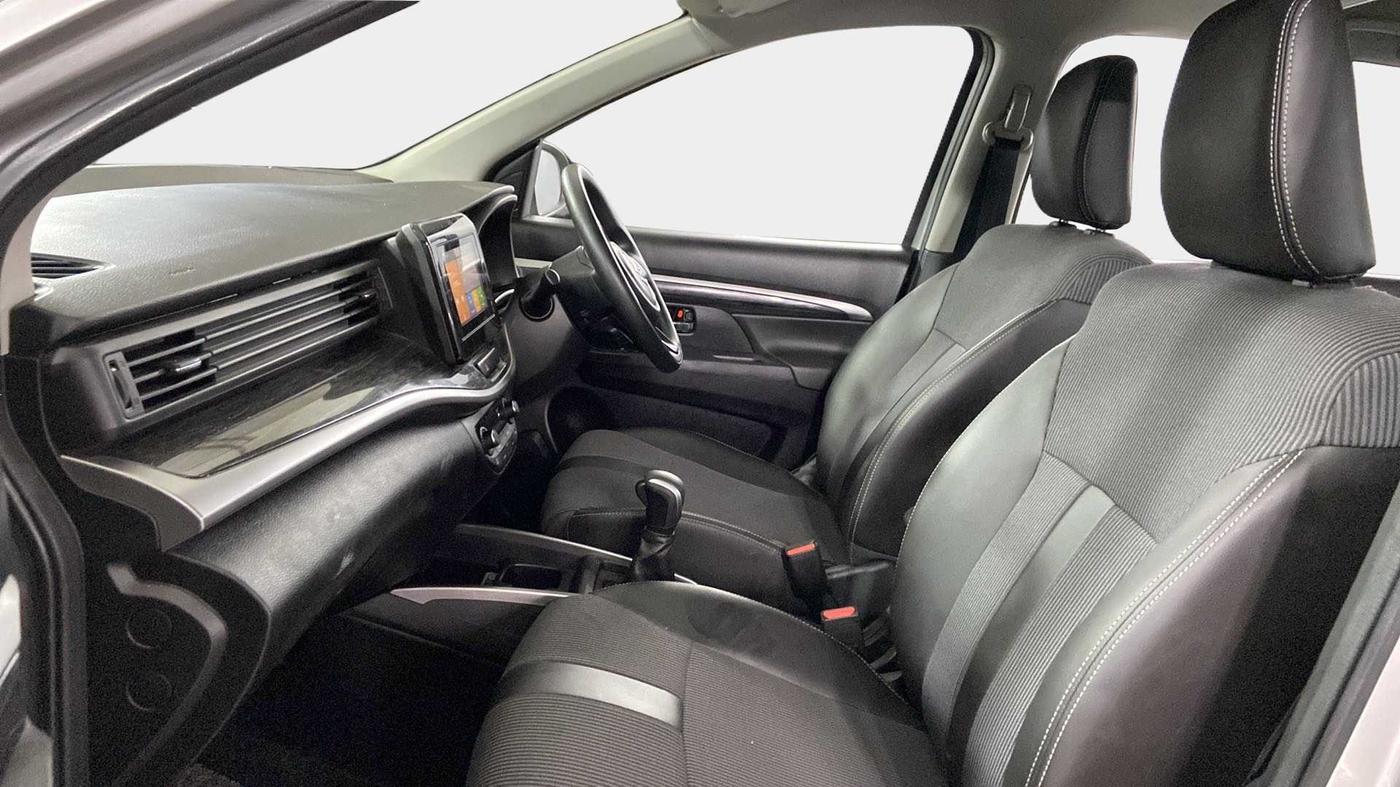 2019 Maruti XL6 ZETA AT, Petrol, Automatic, 21,515 km, Right Side Front Door Cabin