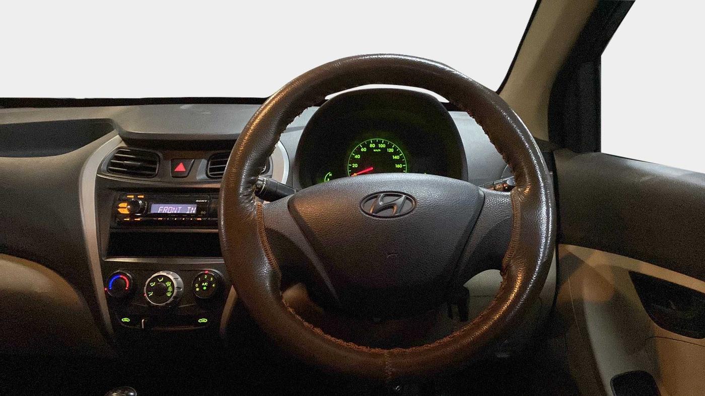2015 Hyundai Eon ERA +, Petrol, Manual, 52,139 km, Steering Wheel Close Up