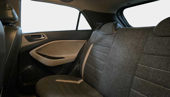 2015 Hyundai Elite i20 MAGNA 1.2, Petrol, Manual, 80,044 km, Right Side Rear Door Cabin