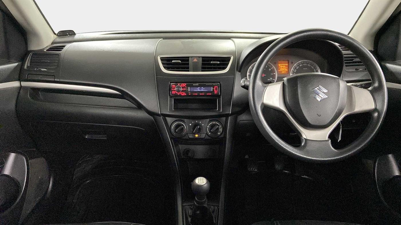 2013 Maruti Swift VXI, Petrol, Manual, 88,671 km, Dashboard