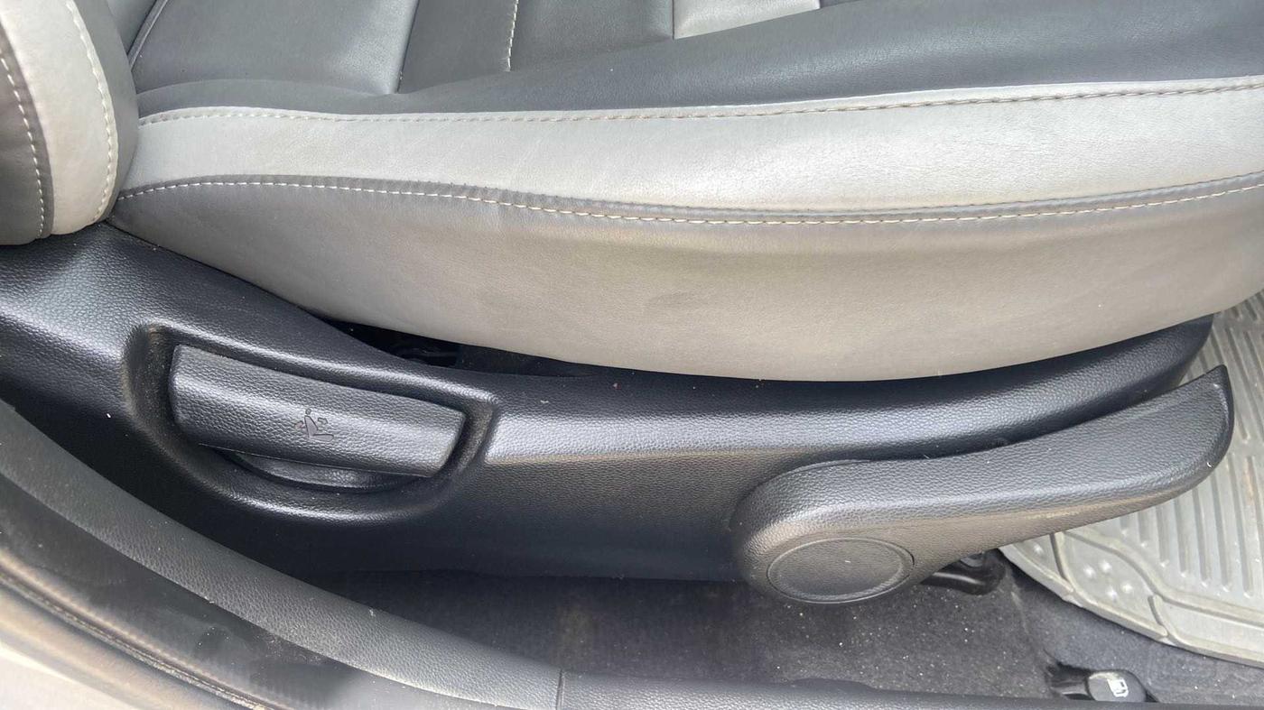 2017 Hyundai Grand i10 ASTA 1.2 KAPPA VTVT, Petrol, Manual, 33,547 km, Driver Side Adjustment Panel