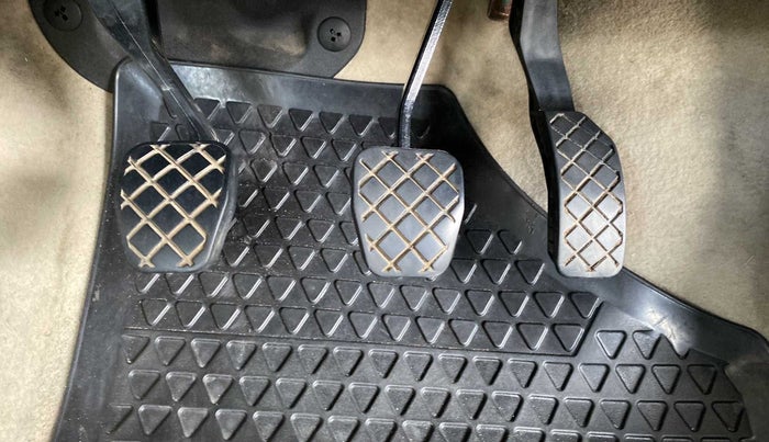 2013 Volkswagen Vento HIGHLINE 1.6 MPI, Petrol, Manual, 52,734 km, Pedals