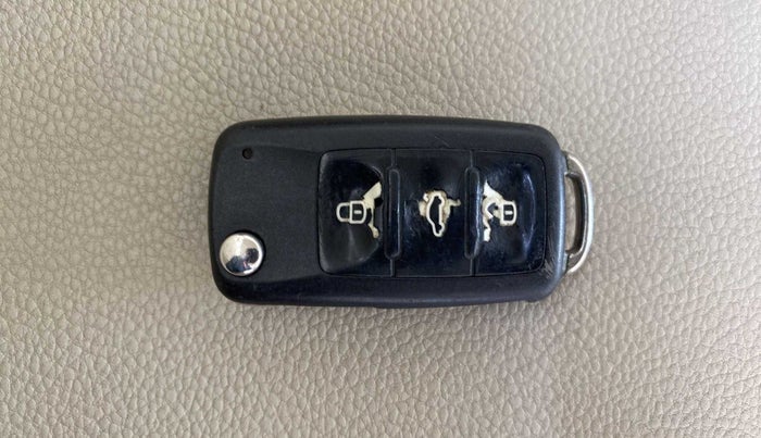 2013 Volkswagen Vento HIGHLINE 1.6 MPI, Petrol, Manual, 52,734 km, Key Close Up