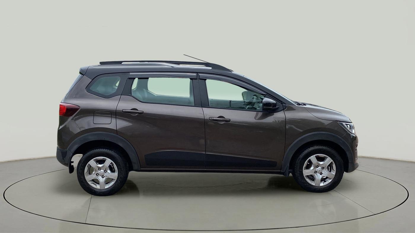 2022 Renault TRIBER RXT LIMITED EDITION, Petrol, Manual, 11,825 km, Right Side View