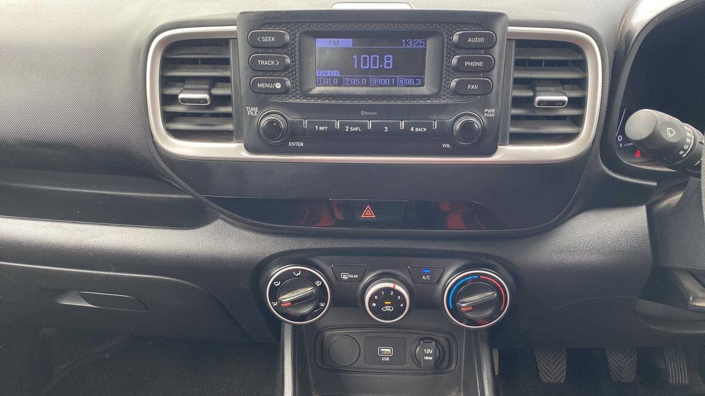 2021 Hyundai VENUE S 1.2, Petrol, Manual, 24,897 km, Air Conditioner