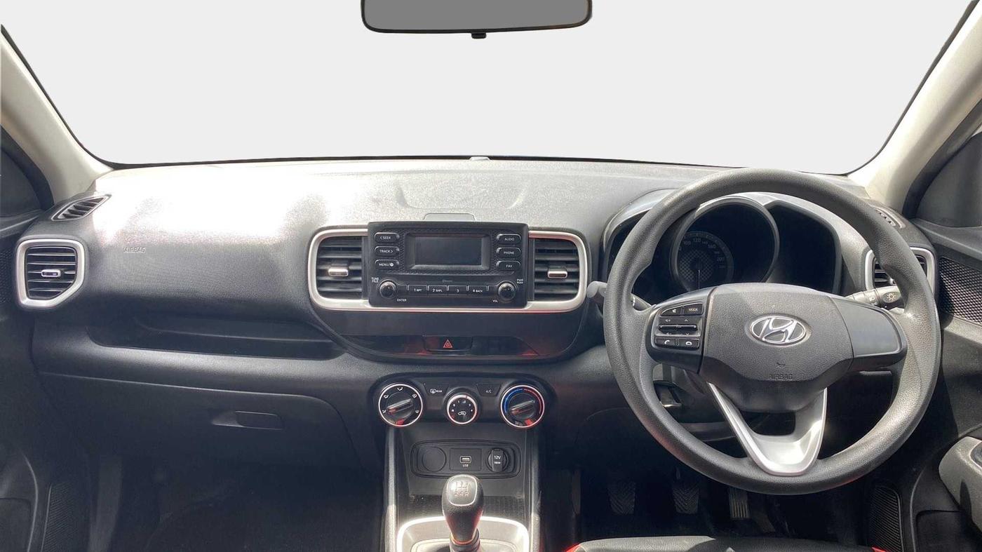 2021 Hyundai VENUE S 1.2, Petrol, Manual, 24,897 km, Dashboard