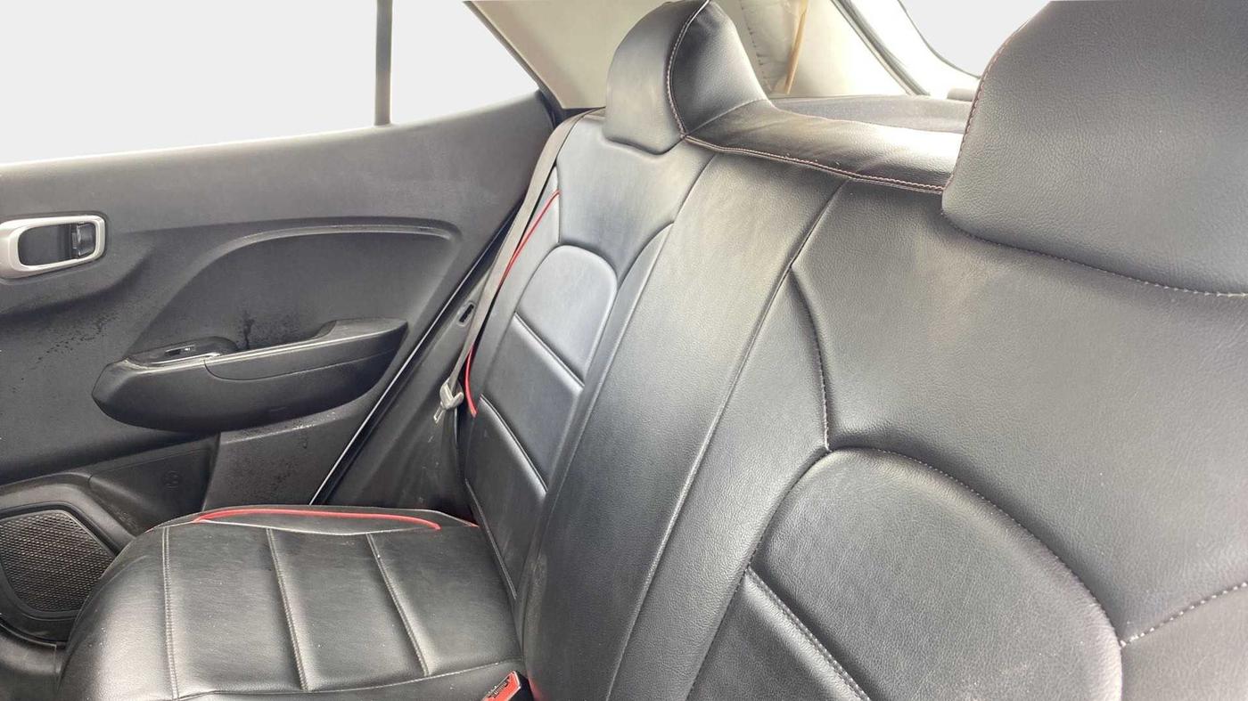 2021 Hyundai VENUE S 1.2, Petrol, Manual, 24,897 km, Right Side Rear Door Cabin