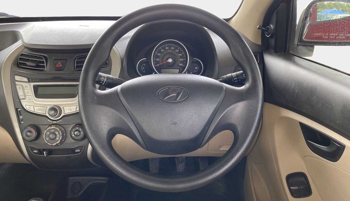 2018 Hyundai Eon MAGNA +, Petrol, Manual, 82,325 km, Steering Wheel Close Up