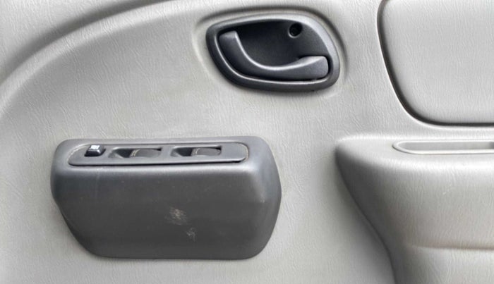2011 Maruti Alto K10 LXI, Petrol, Manual, 30,681 km, Driver Side Door Panels Control