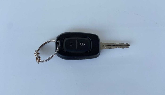 2021 Nissan MAGNITE XL, Petrol, Manual, 11,995 km, Key Close Up