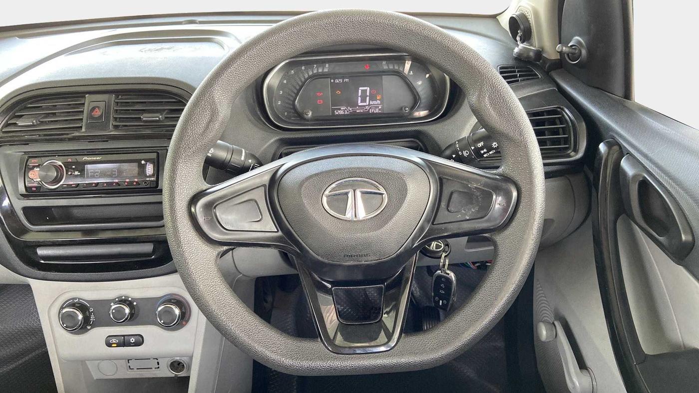2020 Tata Tiago XE PETROL, Petrol, Manual, 52,851 km, Steering Wheel Close Up