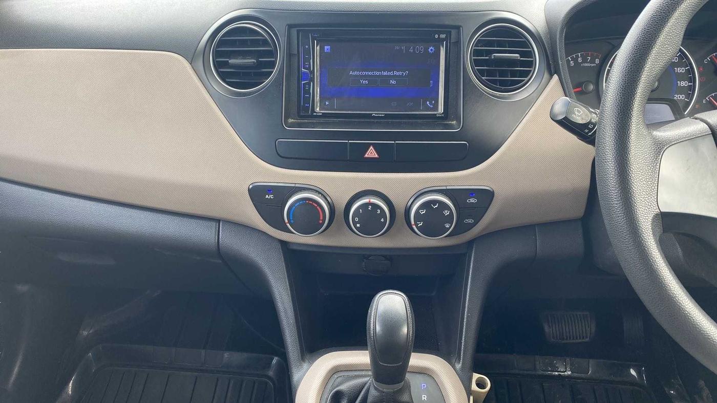 2017 Hyundai Grand i10 MAGNA AT 1.2 KAPPA VTVT, Petrol, Automatic, 14,884 km, Air Conditioner
