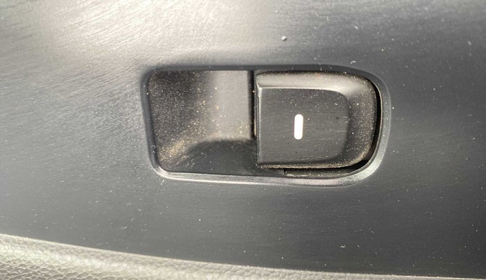 2017 Hyundai Grand i10 MAGNA AT 1.2 KAPPA VTVT, Petrol, Automatic, 14,884 km, Left front window switch / handle - Switch/handle not functional