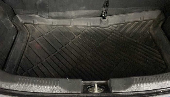 2022 Maruti IGNIS ZETA 1.2 AMT, Petrol, Automatic, 43,972 km, Boot Inside
