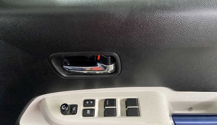 2022 Maruti IGNIS ZETA 1.2 AMT, Petrol, Automatic, 43,972 km, Driver Side Door Panels Control