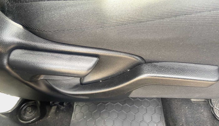 2018 Honda BR-V 1.5L I-VTEC V CVT, Petrol, Automatic, 49,788 km, Driver Side Adjustment Panel