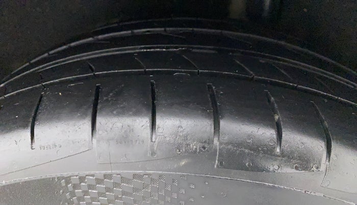 2016 Ford Ecosport TITANIUM 1.5L DIESEL, Diesel, Manual, 1,06,299 km, Left Rear Tyre Tread