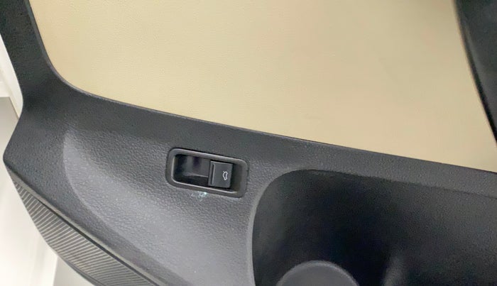 2019 Skoda Rapid AMBITION 1.5 TDI, Diesel, Manual, 59,465 km, Flooring - Dicky opening lever is not working