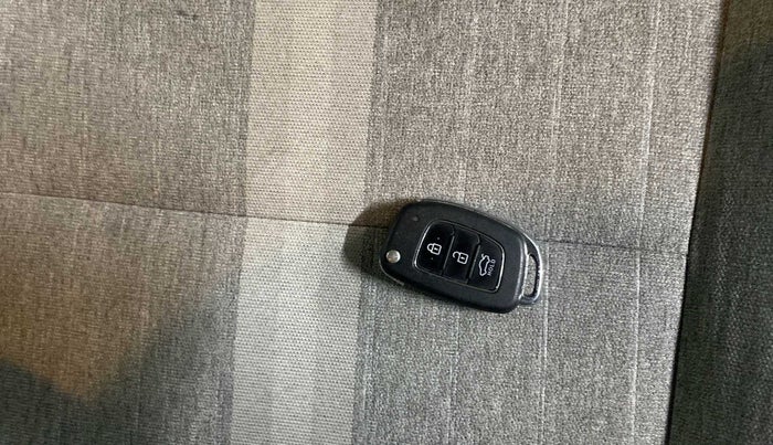 2019 Hyundai GRAND I10 NIOS SPORTZ AMT 1.2 KAPPA VTVT, Petrol, Automatic, 46,806 km, Key Close Up