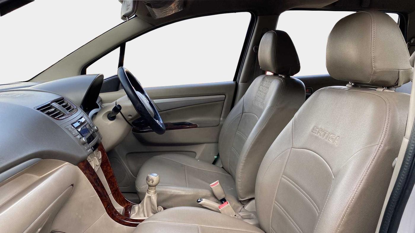 2015 Maruti Ertiga VXI CNG, CNG, Manual, 86,862 km, Right Side Front Door Cabin