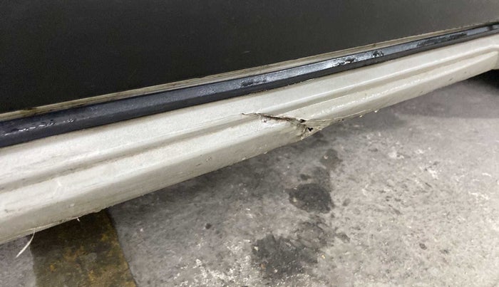 2021 Maruti XL6 ZETA AT, Petrol, Automatic, 45,840 km, Right running board - Cladding has minor damage