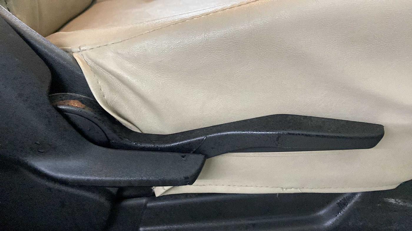 2021 Maruti XL6 ZETA AT, Petrol, Automatic, 45,840 km, Driver Side Adjustment Panel