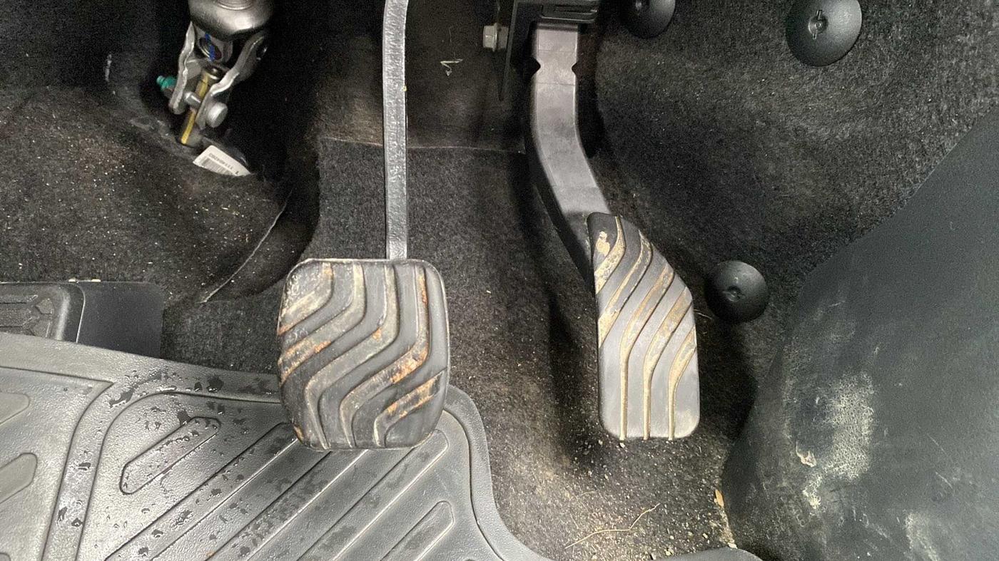 2021 Nissan MAGNITE XV TURBO CVT, Petrol, Automatic, 16,277 km, Pedals