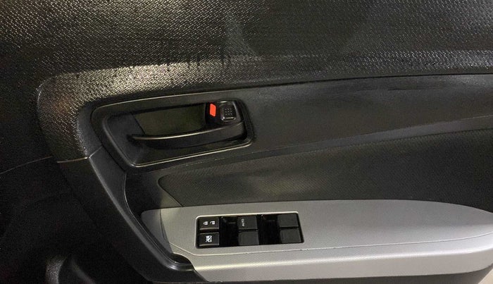 2020 Maruti Vitara Brezza VXI, Petrol, Manual, 41,594 km, Driver Side Door Panels Control
