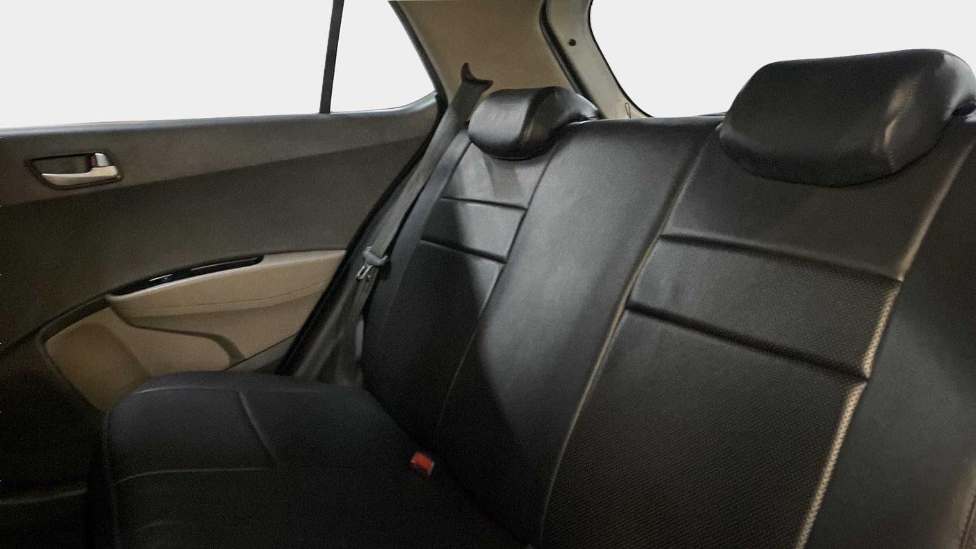 2014 Hyundai Grand i10 ASTA AT 1.2 KAPPA VTVT, Petrol, Automatic, 70,046 km, Right Side Rear Door Cabin