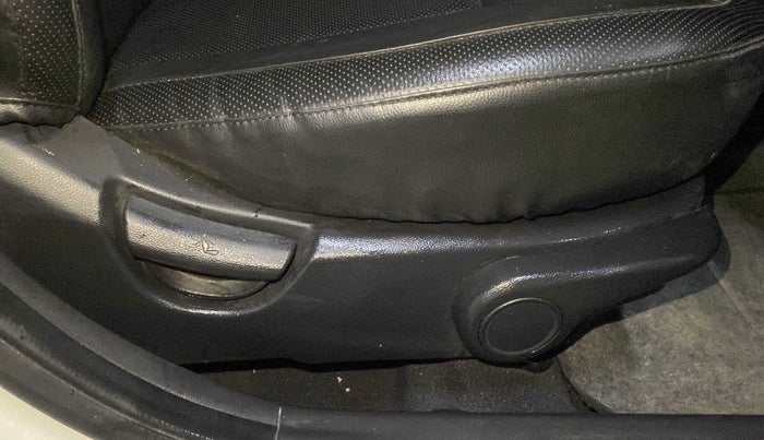 2014 Hyundai Grand i10 ASTA AT 1.2 KAPPA VTVT, Petrol, Automatic, 70,046 km, Driver Side Adjustment Panel