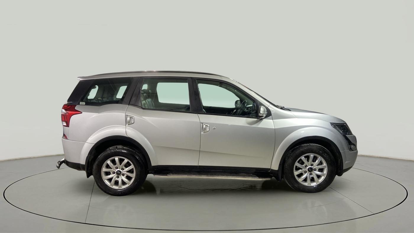2019 Mahindra XUV500 W9 AT, Diesel, Automatic, 40,879 km, Right Side View