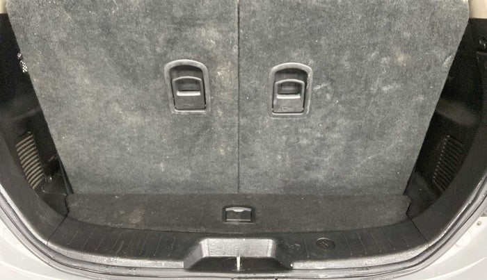 2019 Mahindra XUV500 W9 AT, Diesel, Automatic, 40,879 km, Boot Inside