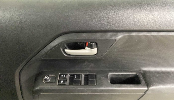 2021 Maruti New Wagon-R VXI 1.0, Petrol, Manual, 23,086 km, Driver Side Door Panels Control