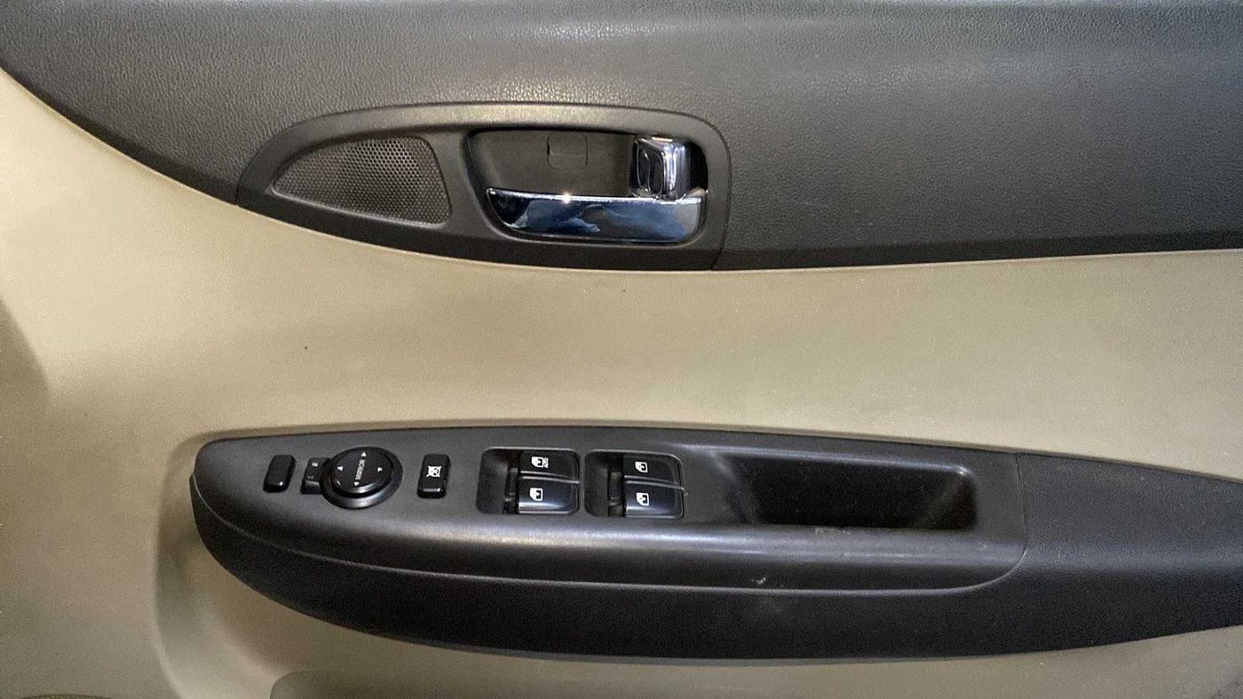 2012 Hyundai i20 ASTA 1.2, Petrol, Manual, 60,380 km, Driver Side Door Panels Control