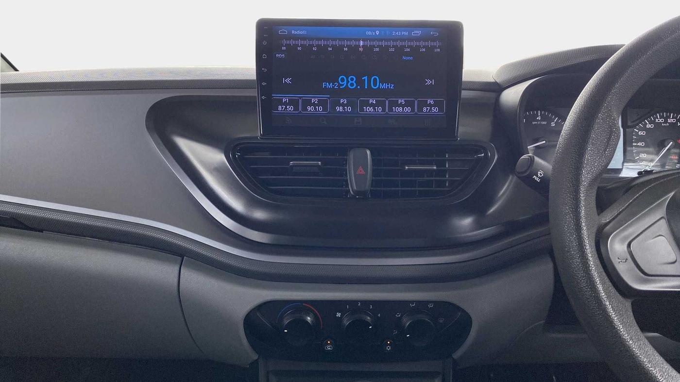 2021 Tata ALTROZ XE PETROL, Petrol, Manual, 17,390 km, Infotainment System