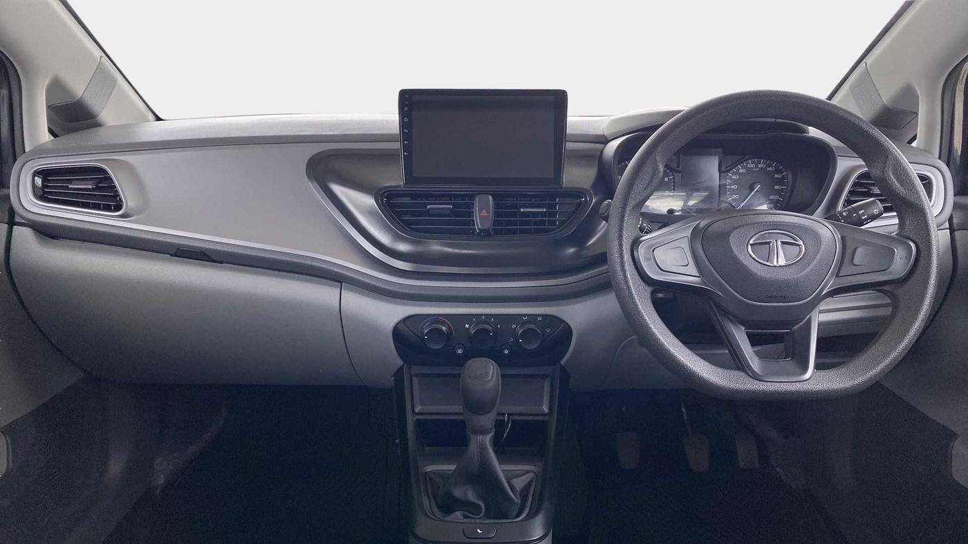 2021 Tata ALTROZ XE PETROL, Petrol, Manual, 17,390 km, Dashboard