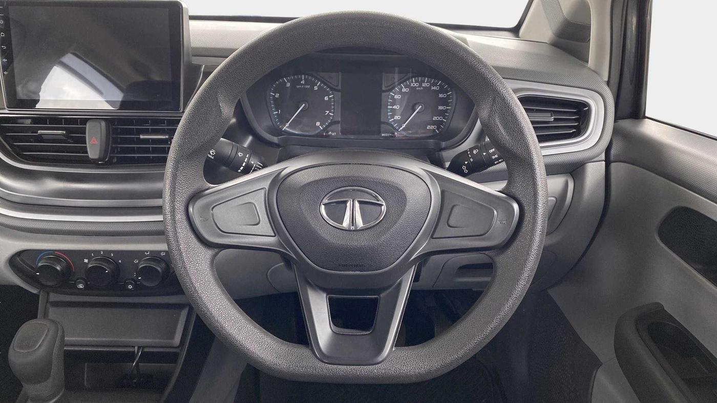 2021 Tata ALTROZ XE PETROL, Petrol, Manual, 17,390 km, Steering Wheel Close Up