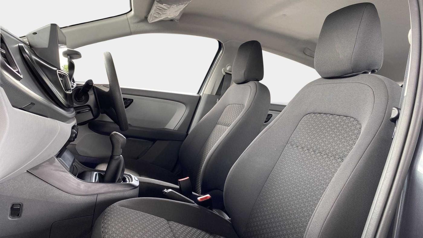 2021 Tata ALTROZ XE PETROL, Petrol, Manual, 17,390 km, Right Side Front Door Cabin
