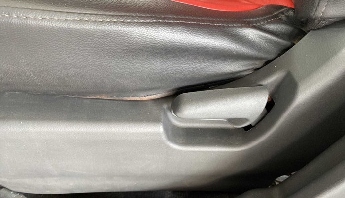 2012 Maruti Wagon R 1.0 LXI, Petrol, Manual, 35,498 km, Front left seat (passenger seat) - Folding lever not functional