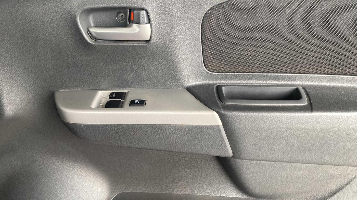 2012 Maruti Wagon R 1.0 LXI, Petrol, Manual, 35,498 km, Driver Side Door Panels Control
