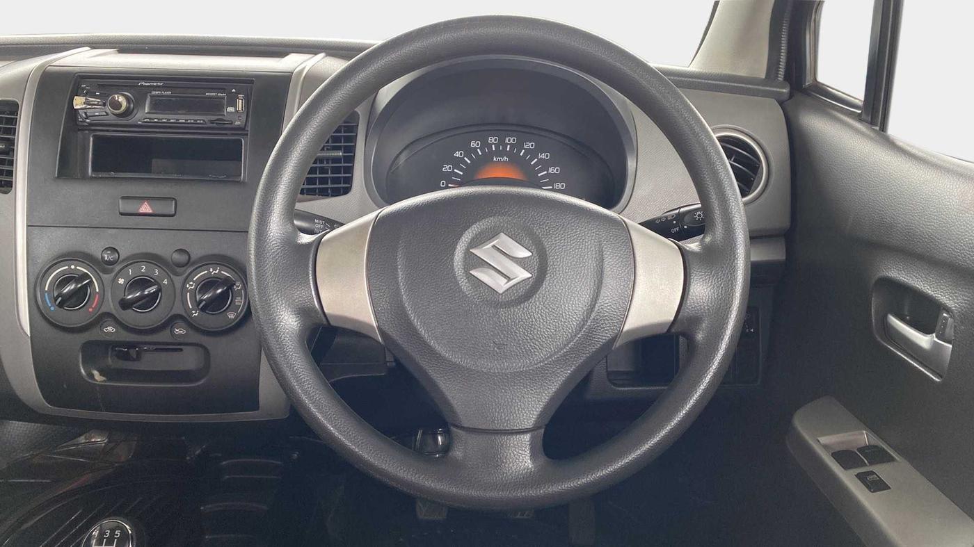 2012 Maruti Wagon R 1.0 LXI, Petrol, Manual, 35,498 km, Steering Wheel Close Up