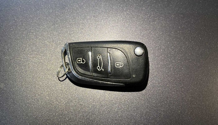 2016 Hyundai Eon MAGNA +, Petrol, Manual, 74,172 km, Key Close Up