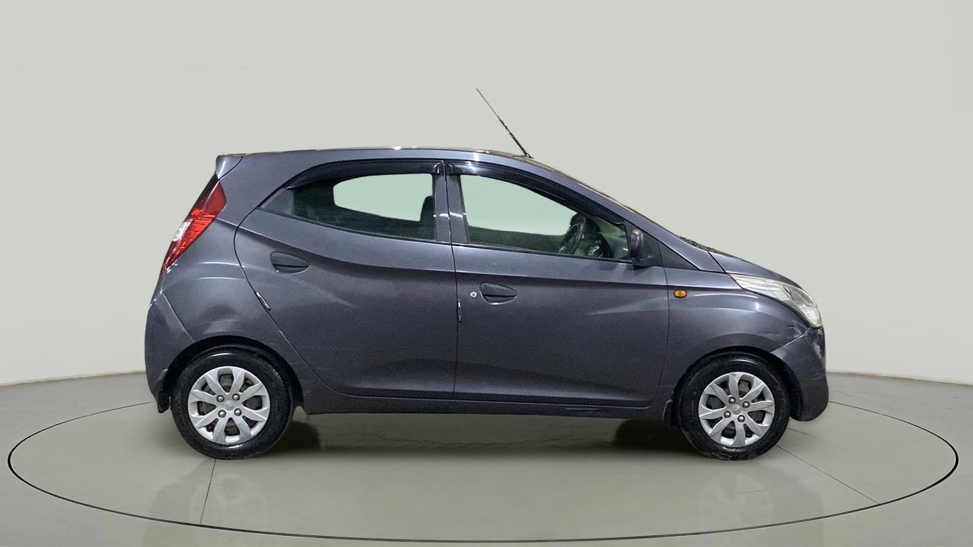 2016 Hyundai Eon MAGNA +, Petrol, Manual, 74,172 km, Right Side View